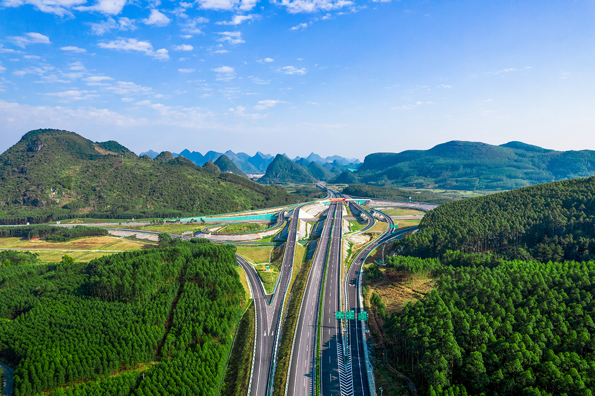 賀州至巴馬高速公路（來(lái)賓至都安段）.jpg